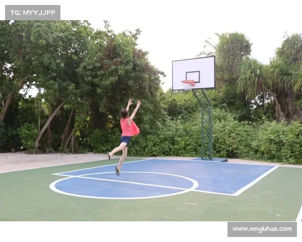 探秘坎贝尔在篮球场上的角色定位与多维度战术运用全景深度解析